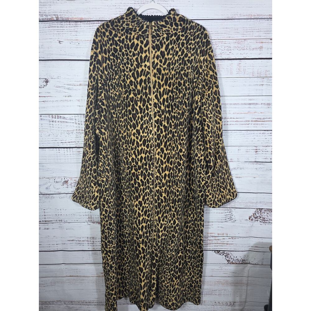 Stan Herman Women's Plus Size 3X Leopard Print Lounge Robe